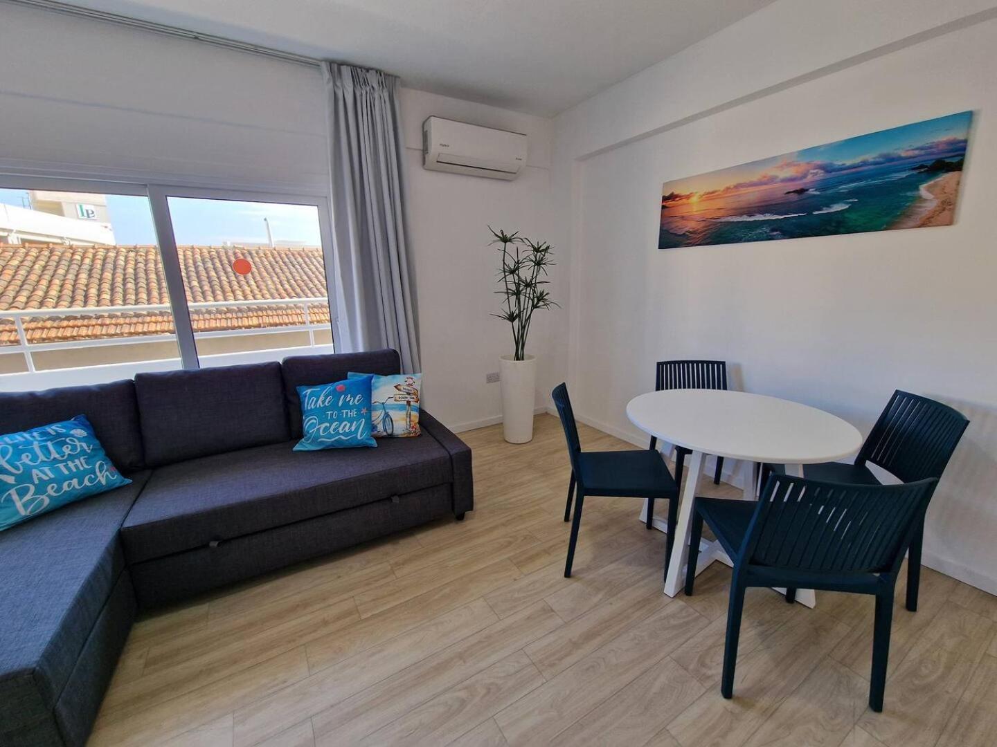 Kitieos Central Apts 100M From Finikoudes Beach Lárnaca Exterior foto